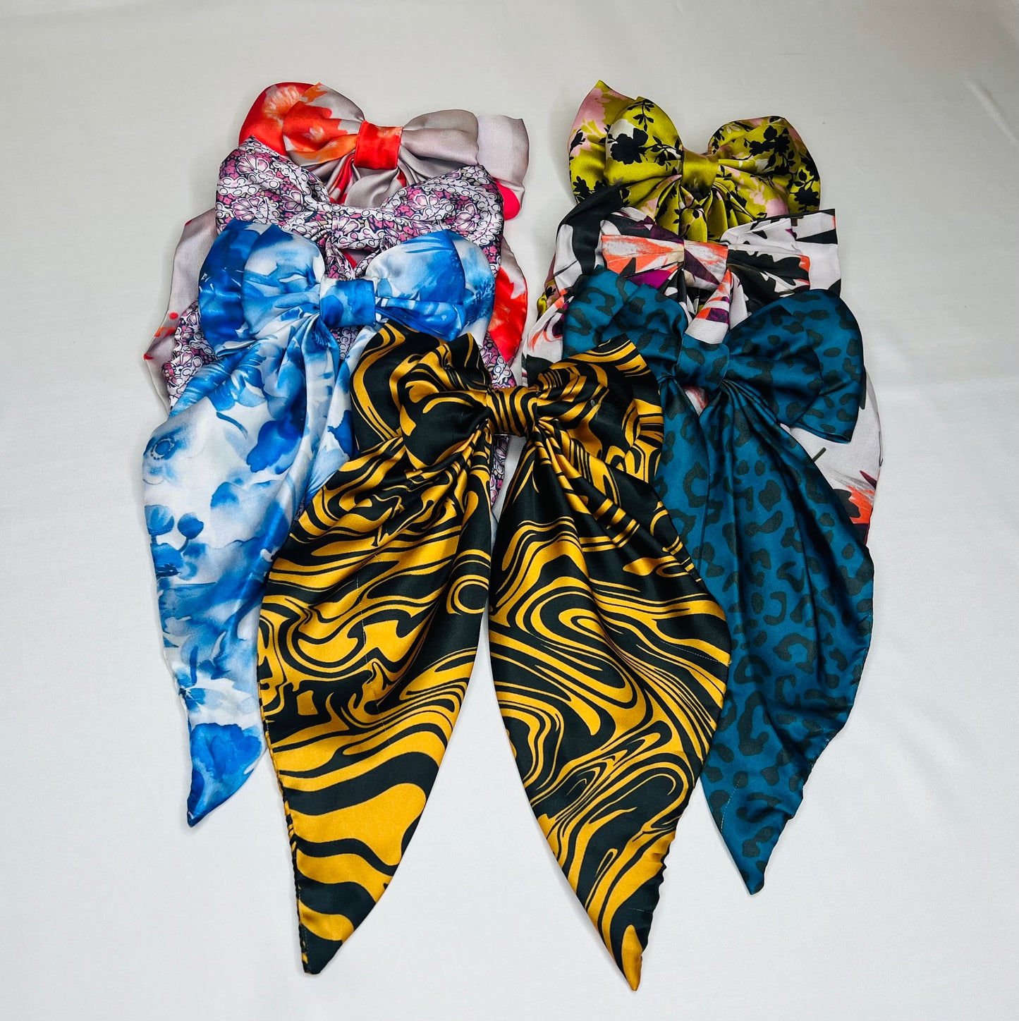 FLORAL BOW CLIP