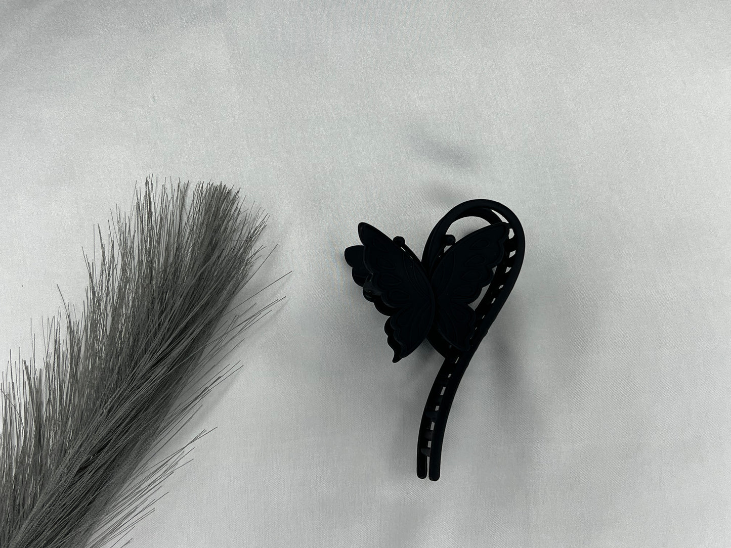 BUTTERFLY HAIR CLAW