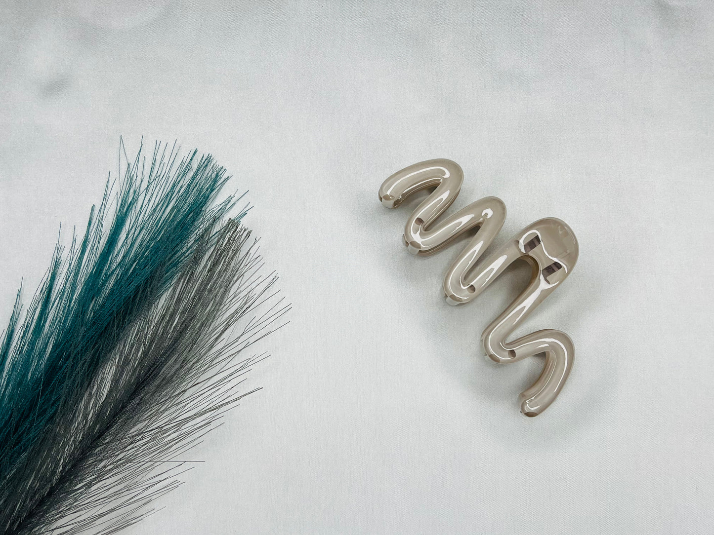 WAVE CLAW CLIP