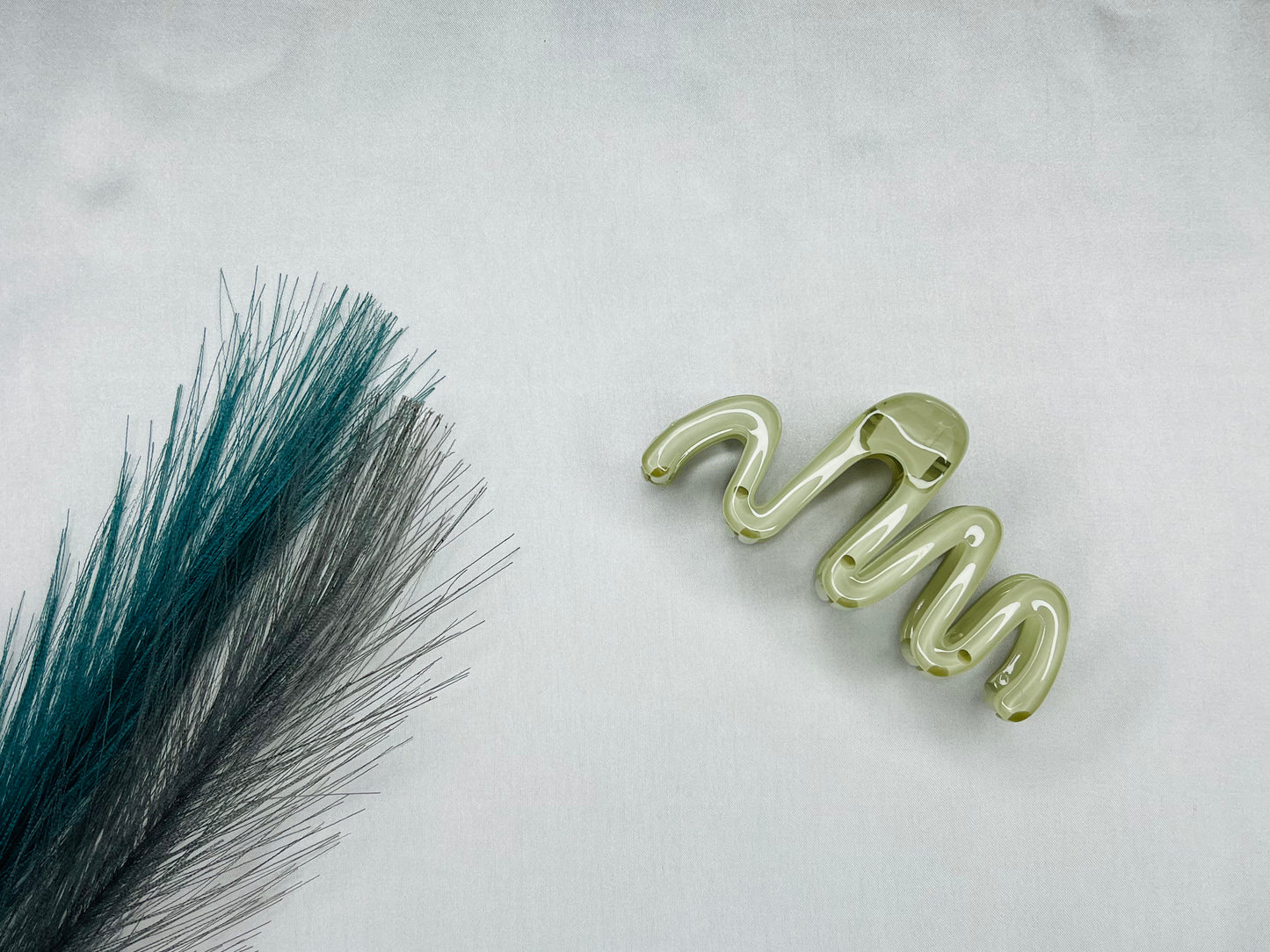 WAVE CLAW CLIP