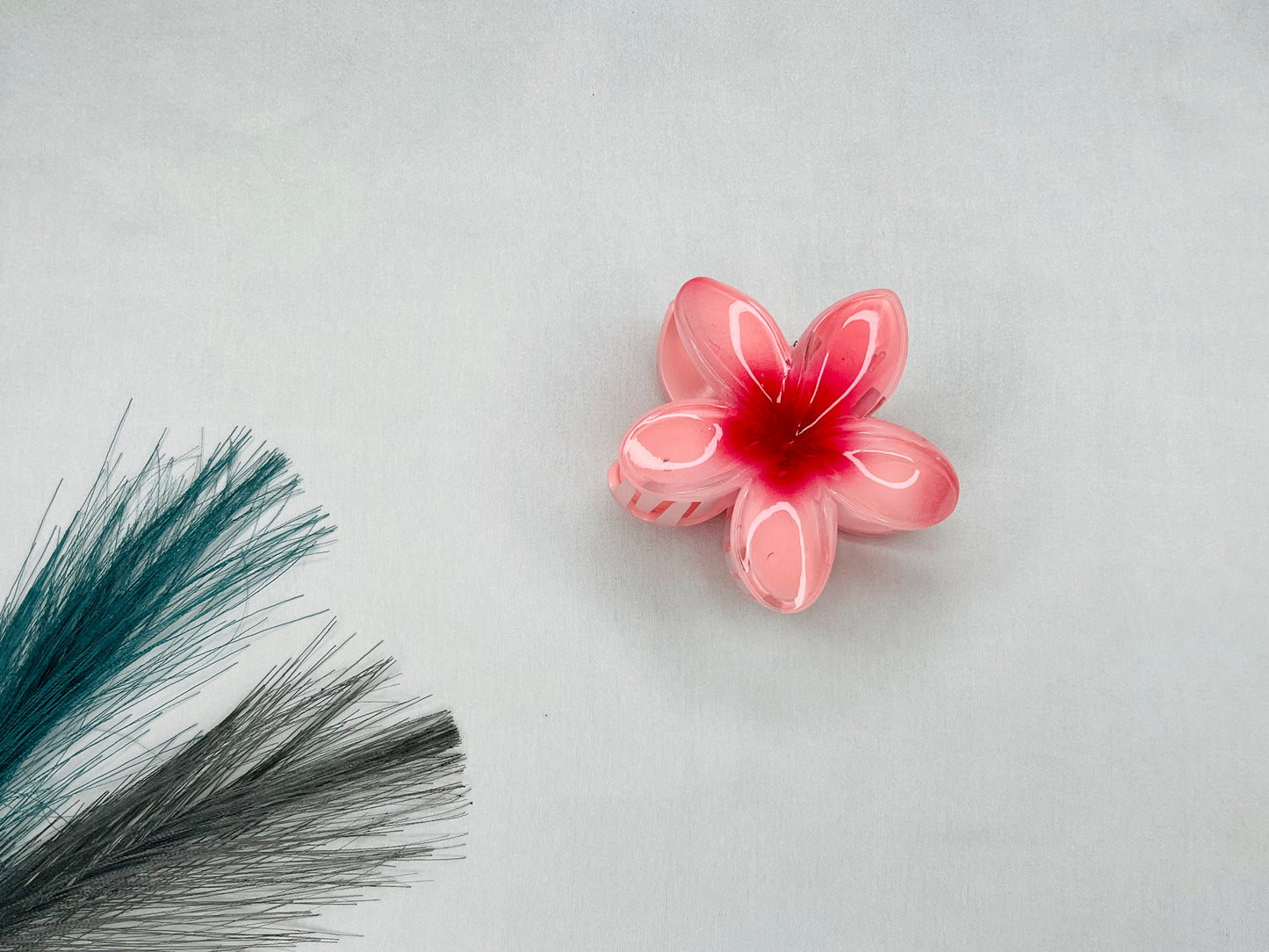 FLORAL HAIR CLIP