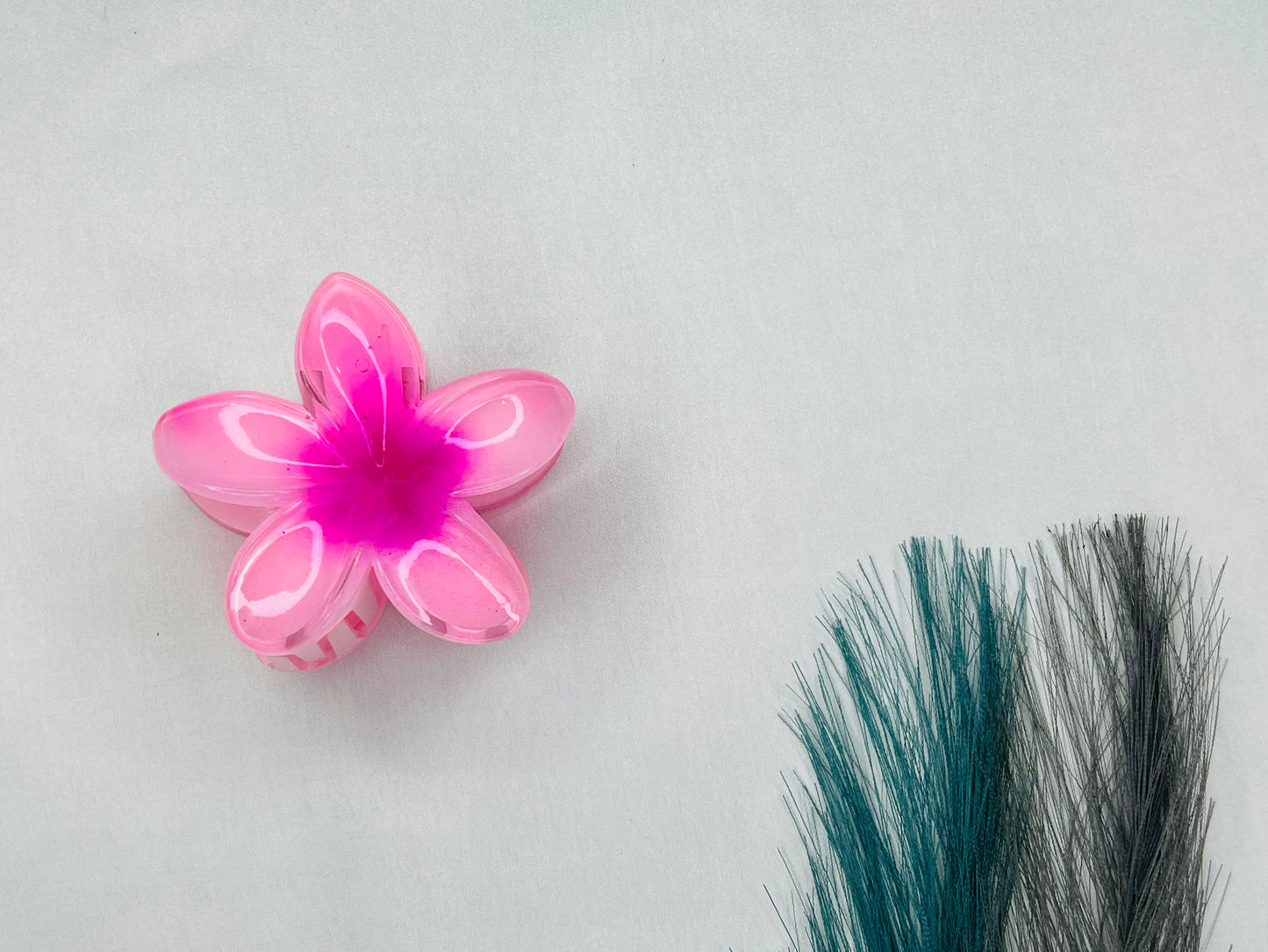 FLORAL HAIR CLIP