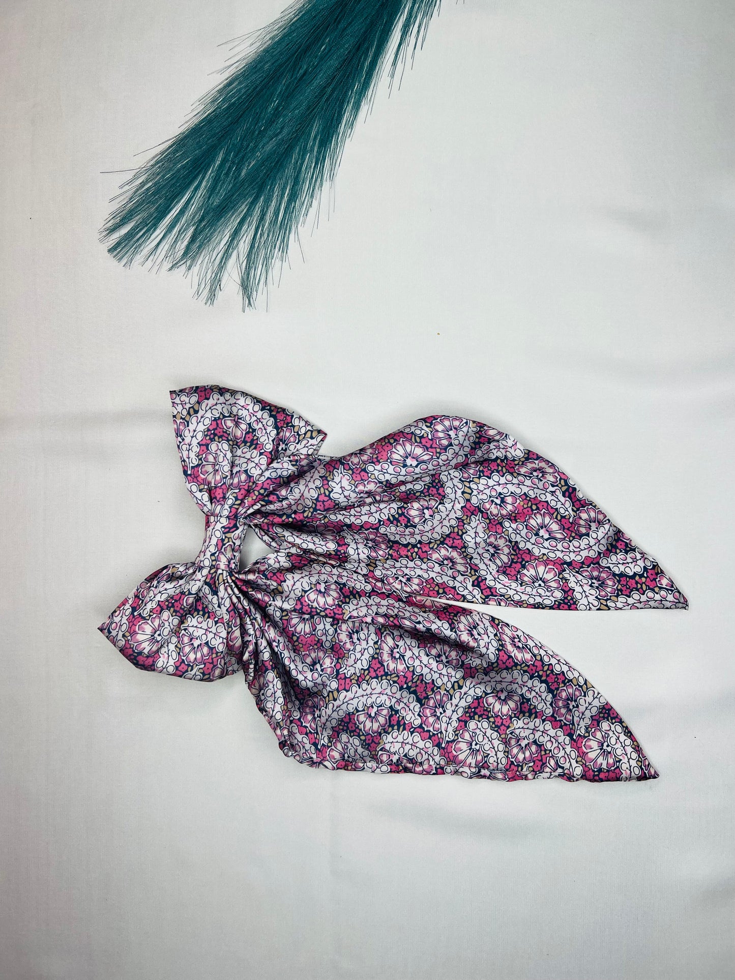 FLORAL BOW CLIP