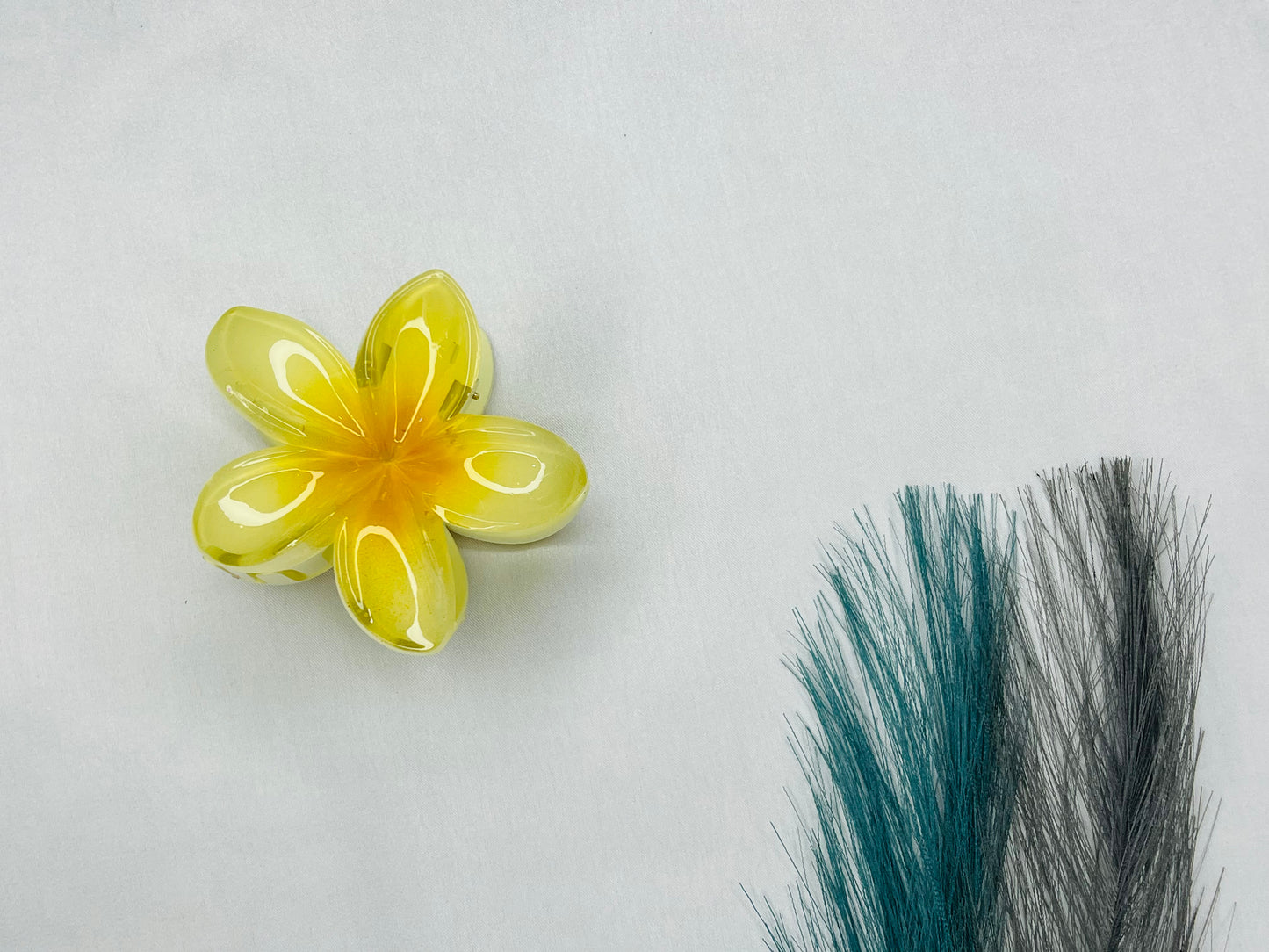 FLORAL HAIR CLIP